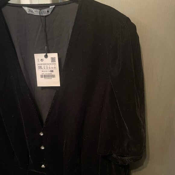 VELVET MINI DRESS With Diamond buttons - NWT - Picture 13 of 16